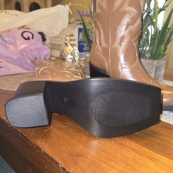 Stylish Tan Cowboy Boots - Picture 2 of 4